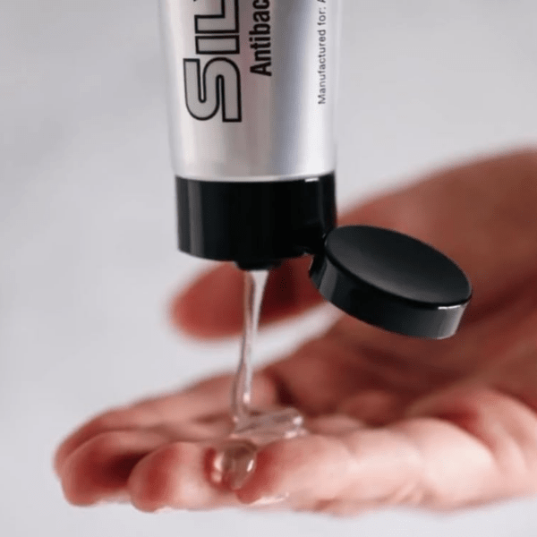 SilvrSTAT Hidrogel con nanopartículas de plata para el tratamiento de heridas y quemaduras.